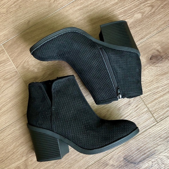 ⚡️Perforated Vegan Suede Booties - Picture 6 of 7
